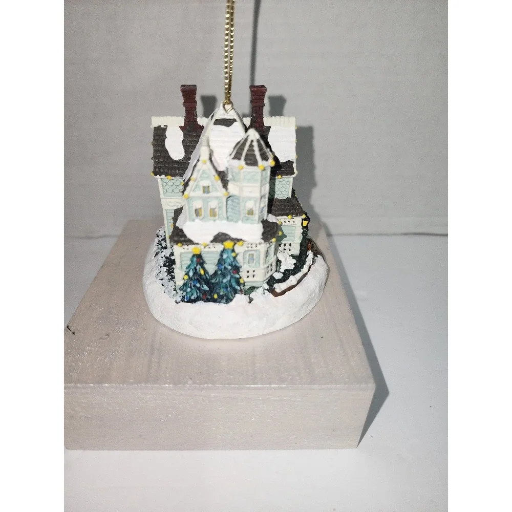 Thomas Kinkade‎ house Christmas Tree Ornament Victorian light green illuminated